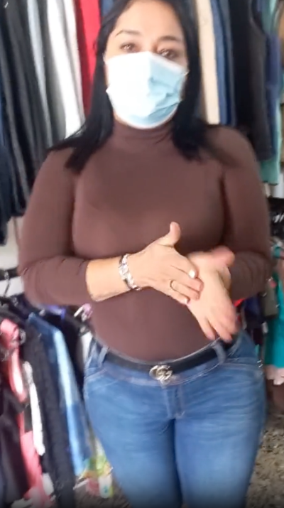 Esta putita se deja tocar todita por dinero + video 1