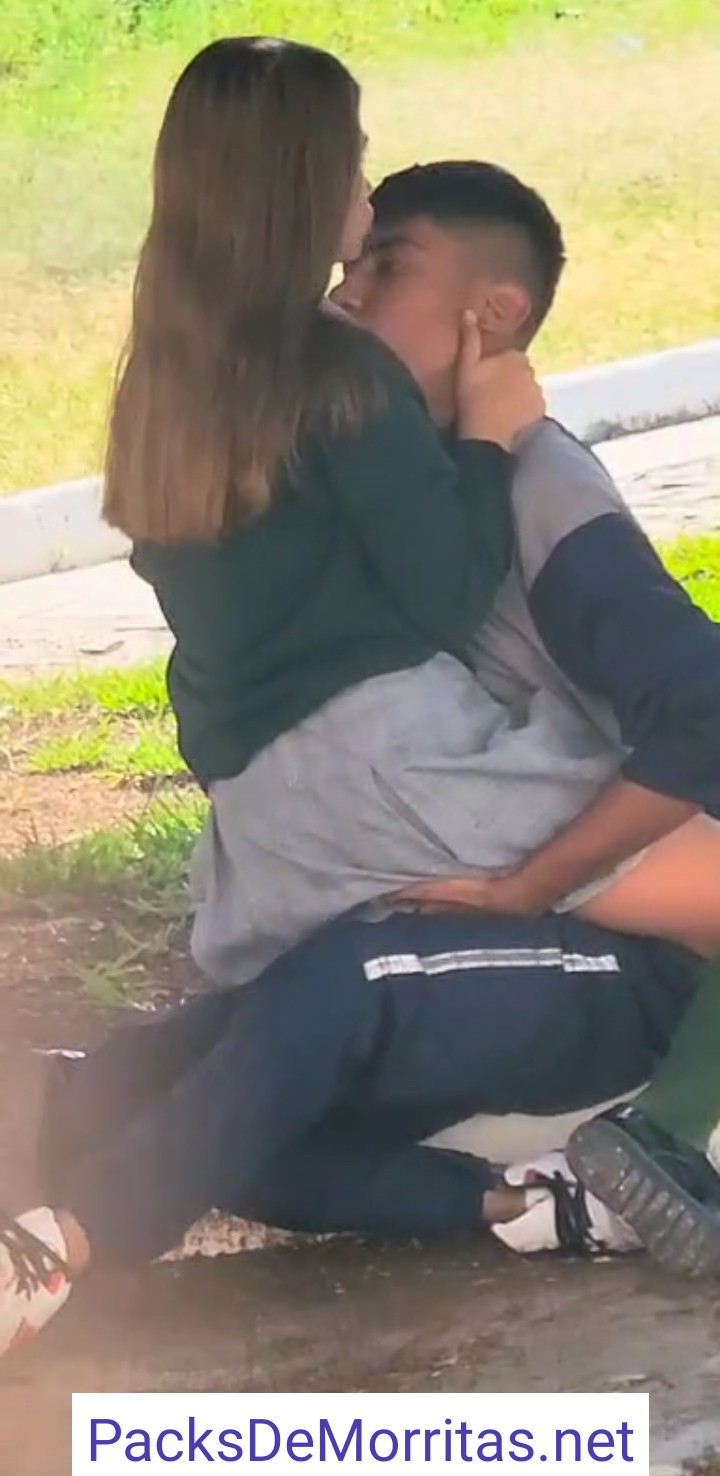 Colegiala Viral Y Pillada • SrGanzo