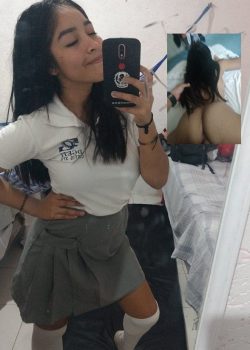 Morrita colegiala mexicana cogiendo de perrito 4