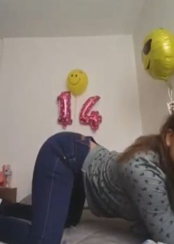 Morrita se hace video luego que salen sus padres. 22