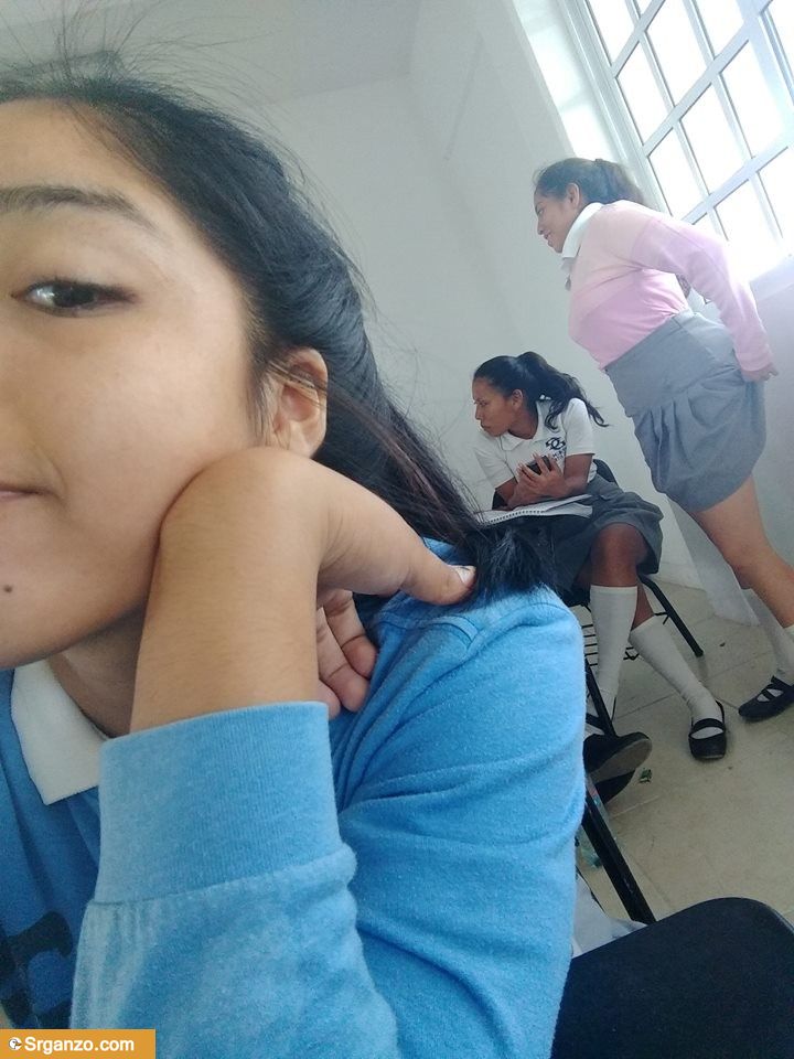 Linda colegiala cogiendo al llegar de clases, Fotos + video 1