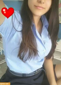 Colegiala se masturba una y otra vez 22