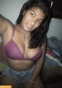 Mexicana rica Valentina manda pack a su novio con videos. 3