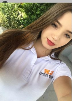 Preciosa colegiala tocándose + nudes 11