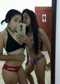 Amiga invita a otra a chupar la verga de su novio 16