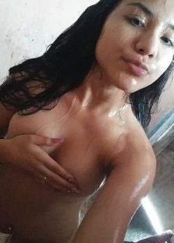 Tierna jovencita bien hot 4