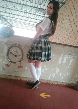 Colegiala buenarda extravía nudes traviesas y videos ricolinos. 18