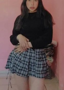 Colegiala grande follando en video casero. 23