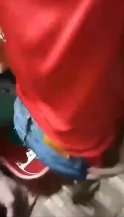 Logró convencerla que se bajara el pantalon + VIDEO 1