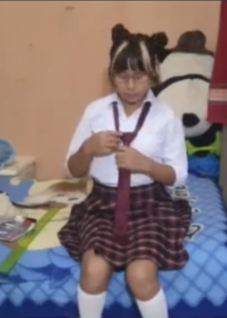 LLega del colegio y se la follan con el uniforme + VIDEO 20