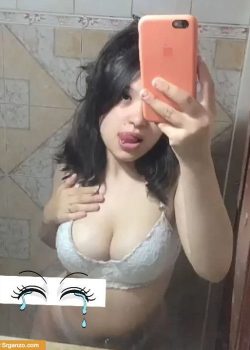 A esta bella morrita le llenan la conchita de leche 3