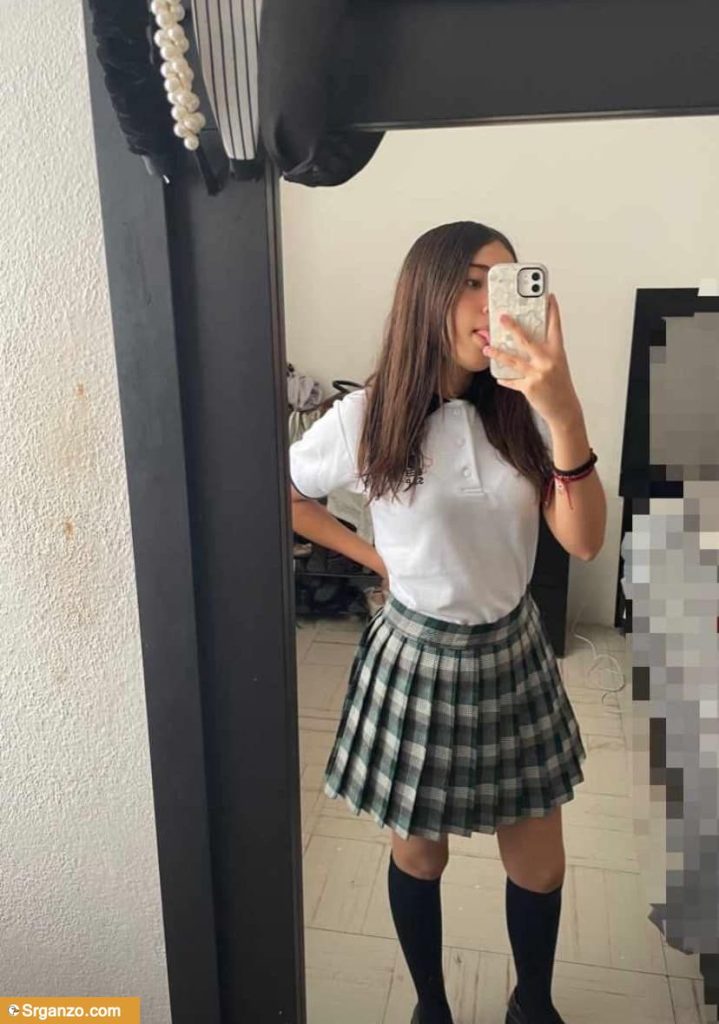 Nudes y video filtrado de una colegiala cachonda 1