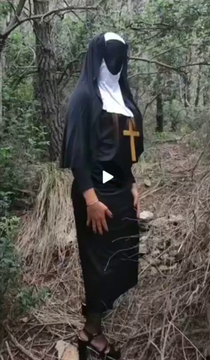 Que miedo esta MONJA CACHONDA + videito 1