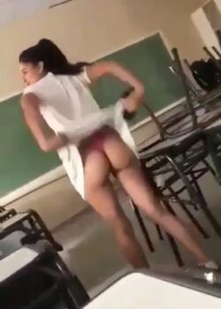 Colegiala de rico culito + vídeo filtrado cogída 10