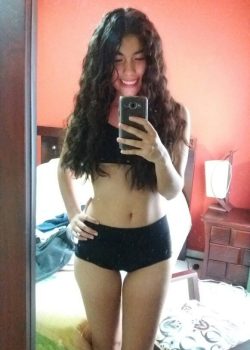 Pack de fotos + videos de esta jovencita 2