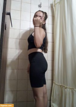 Colegiala linda en videos caseros. 1