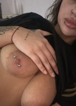 Zorrita colegiala tetona tocandose su conchita 14