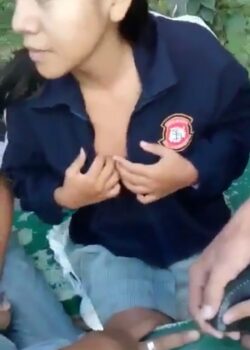 Colegiala Se Pone Traviesa Con Sus Compañeros 10