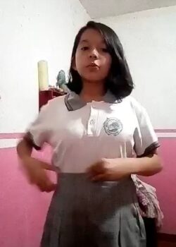 Colegiala De Ricas Tetas + Vídeo 10