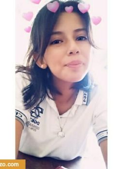 Colegiala segura de sus chichis y culo para mostrar 2