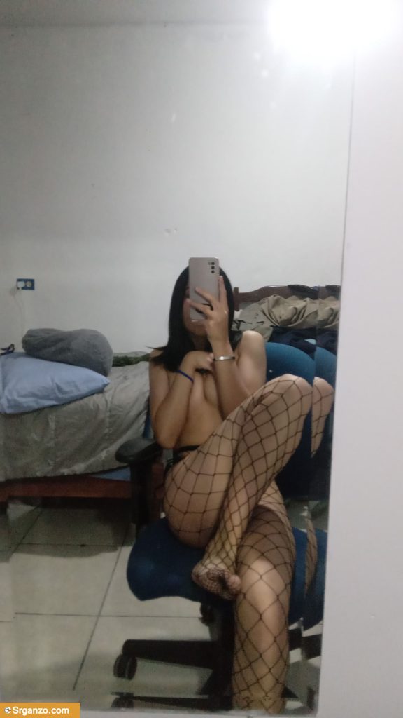 Ricura se prueba la lencería nueva y pasa las nudes. 1