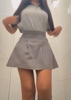 Colegiala divina hace video para el novio y e le pierde. 6