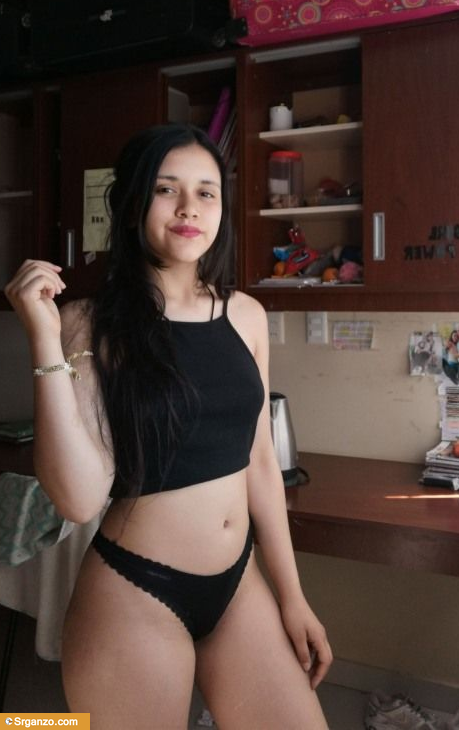 Güerita Zamira pierde su pack con nudes y travesuras. 1