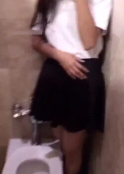 Cogida en el baño del cole + Full Vídeo 3