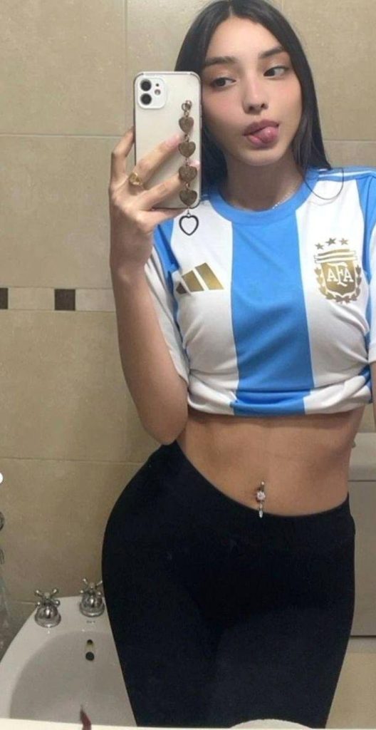 Pendeja trolita argentina de 19 años filtrada 1