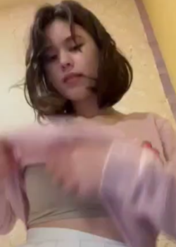 Pendeja se calienta y muestra su cuerpito en desarrollo + video 19