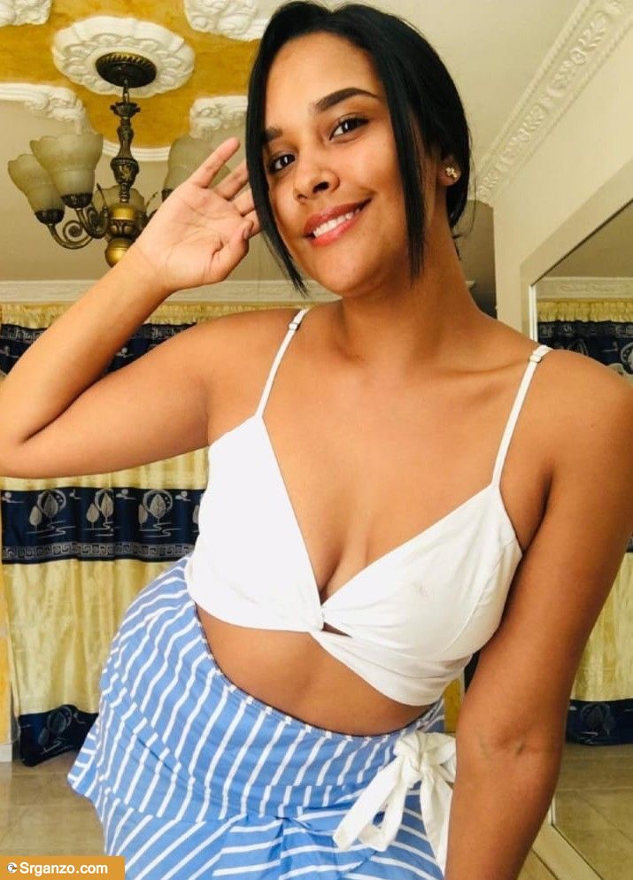 Preciosa morenita chupando y follando en motel 1
