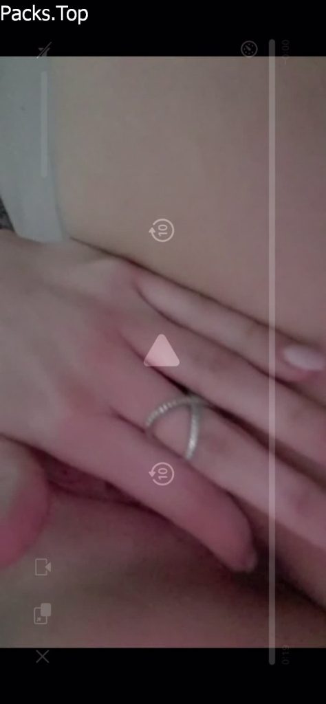 Metiendose el dedito suavemente +videos 1
