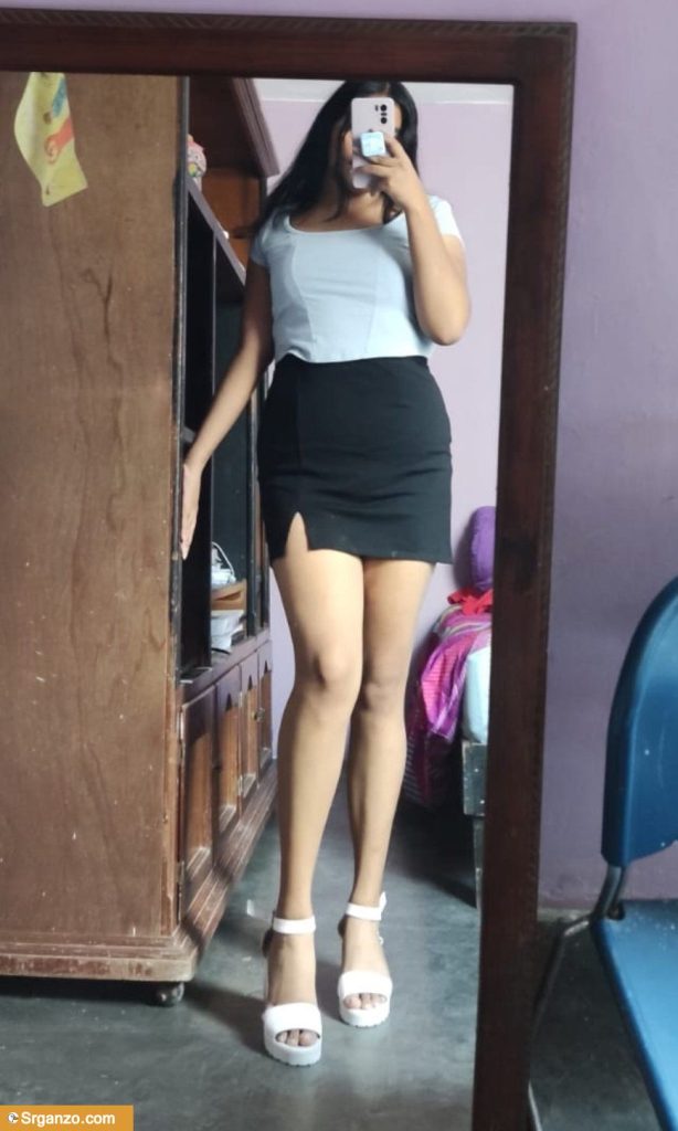 Nenita traviesa pasa nudes a su novio de turno para que le de el pedazo de carne. 1