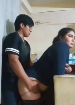 Mi tía me deja cogerla pero me pide leche en su boca 3