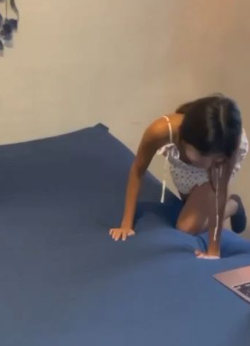 Le encuentra porno al hermano y ya saben que pasa +Video 5