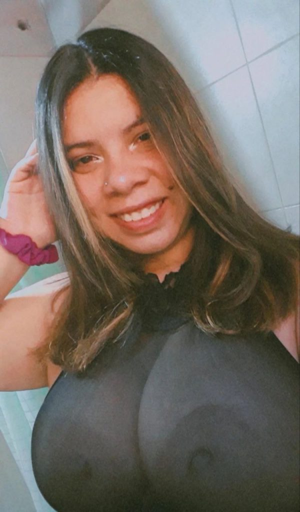 Pendeja tetona siempre pide verga 1