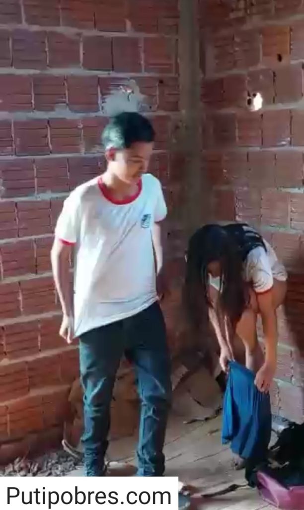 Colegiala Flaquita Cogiendo Con Su Vato 1