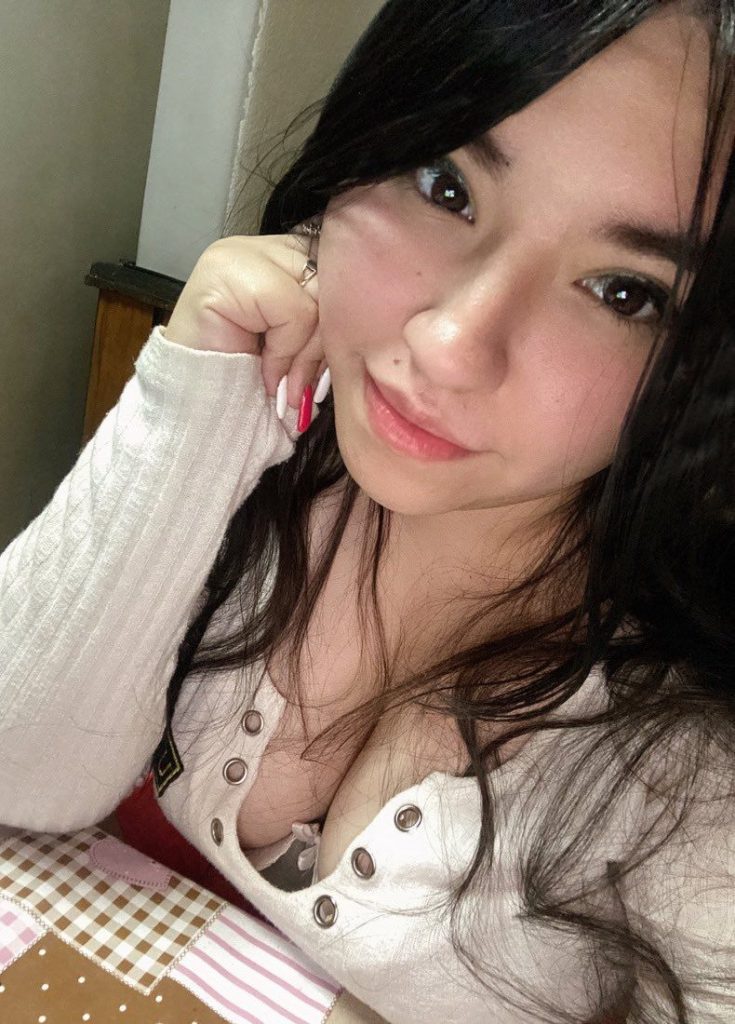 Morra mexicana tetona manda nudes al novio 1