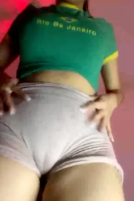 Jovencita se masajea su rico panocho + video 1