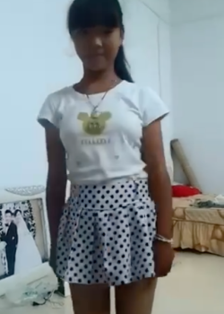 Tan chiquita y cachonda 5