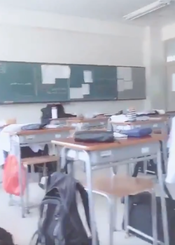 Aprovecha que no hay nadie para hacer de las suyas 3