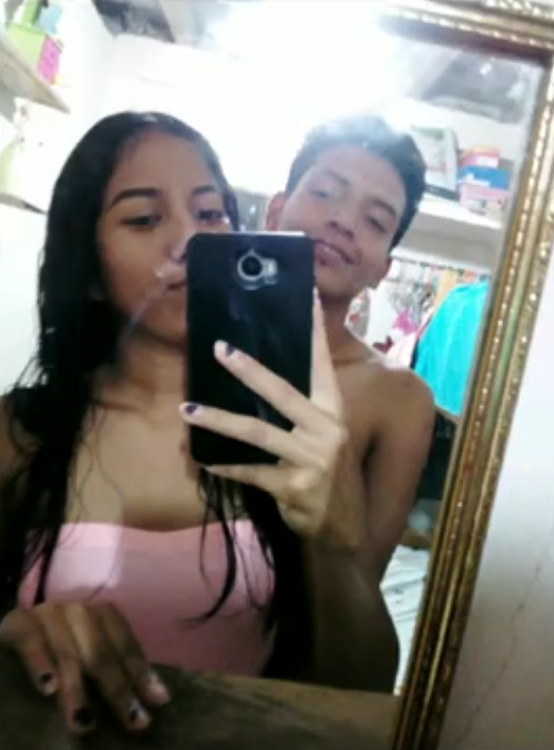 Parejita amateur se filtran sus videos cogiendo 1