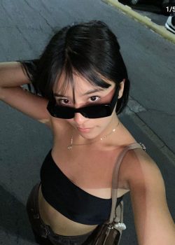 Pendejita trola de instagram cabalgandome rico 1