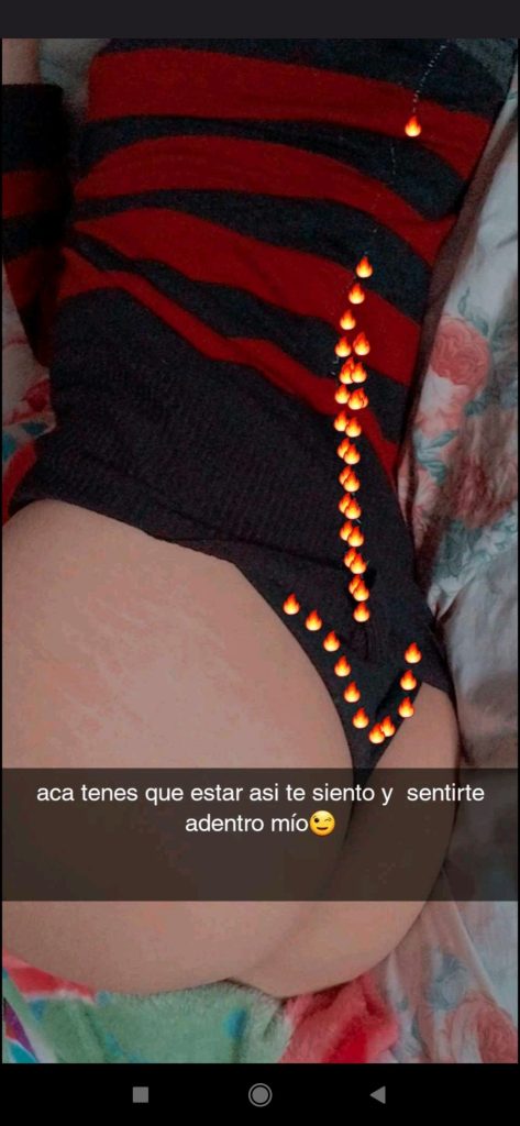 Mi compañera del colegio me manda fotos 1