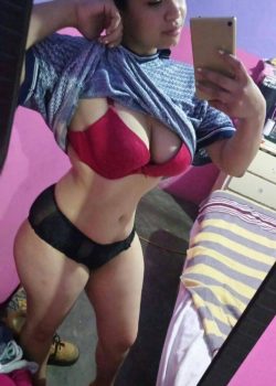 Colegiala trolita tetona me manda nudess 3