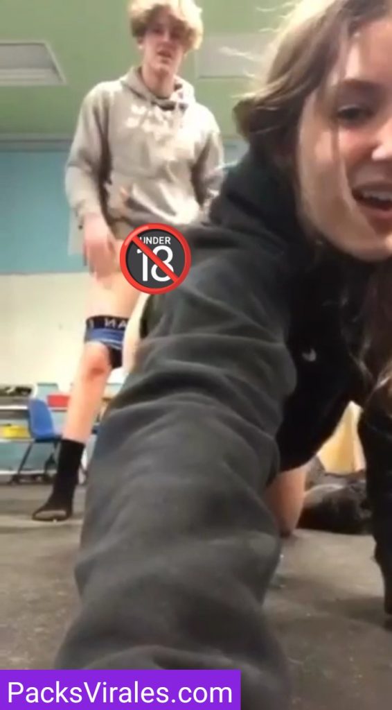 Estudiantes Virales Cogiendo En El Aula De Clases 1