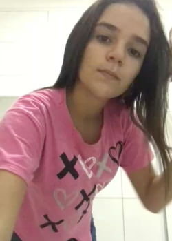 Por esta razón se demora en el baño la morra 2