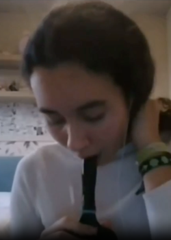 Nenita probando si tiene garganta profunda + video 4
