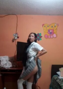Colegiala Putipobre Y Pendejita+ Vídeo Imperdible 13