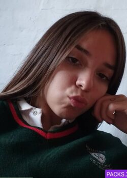 Colegiala flaquita filtrada por el ex + Nudes y Vídeos 15